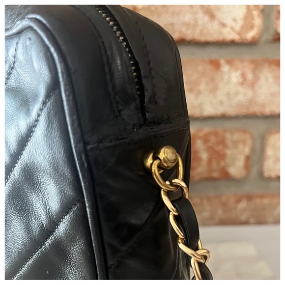 Authentic Vintage Chanel Black Leather Women Shoulder Handbag - Picture 4 of 14